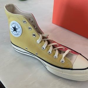 Brand new two toned converse